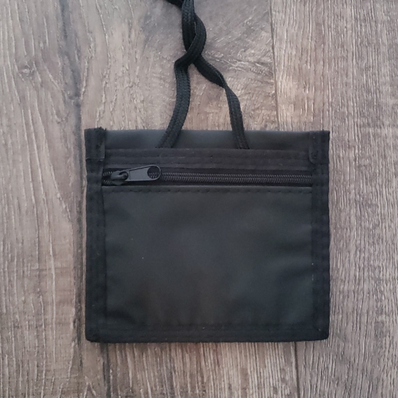 Advantus ID Badge Holder with Zipper Pocket - Picture 3 of 4